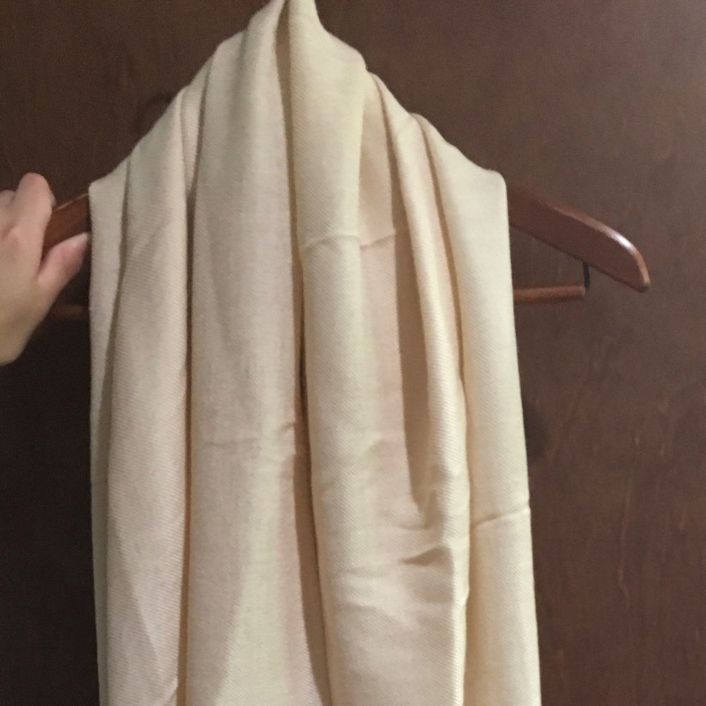 Pashmina Scarf/Shawl - Picture 4 of 4
